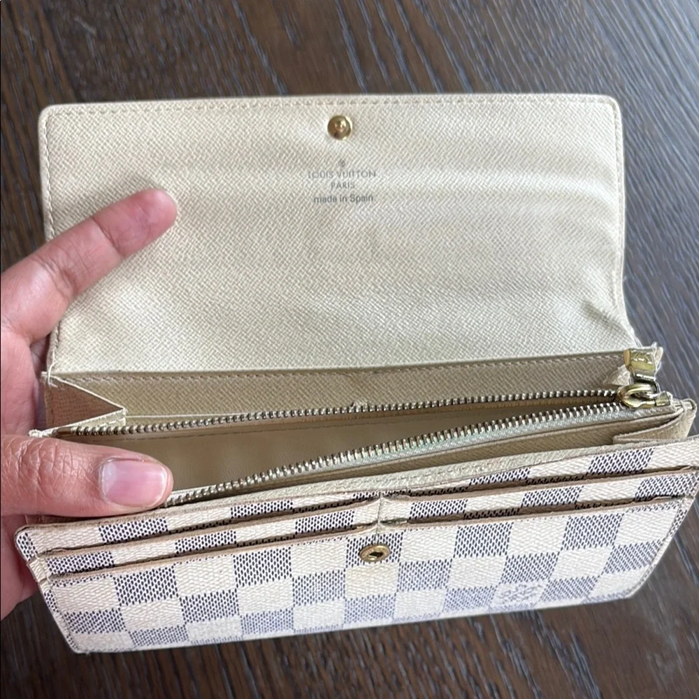 LV Damier Wallet with COA - Picture 2 of 7
